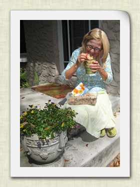 suz-eating-cookies